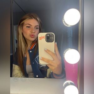 Meet your Posher, Madison